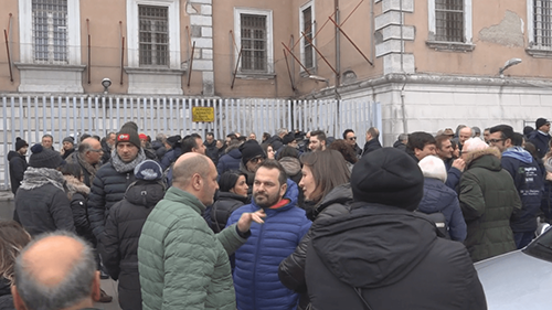 5 febbraio 2019.Campobasso: riuscita ed affollata la manifestazione a sostegno dell’agente penitenziario sospeso